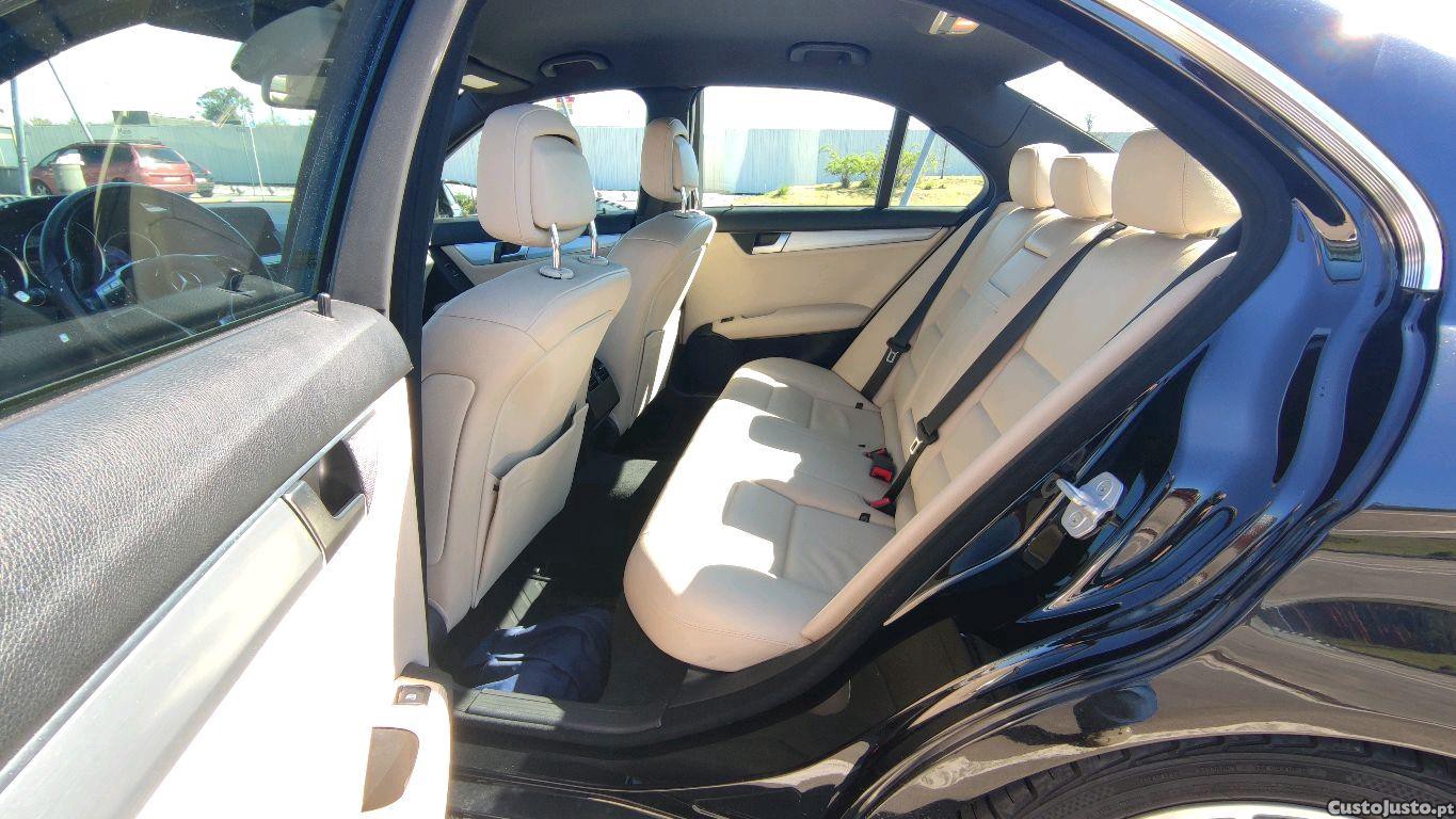 Mercedes-Benz C 250 AMG auto — fotografia 3