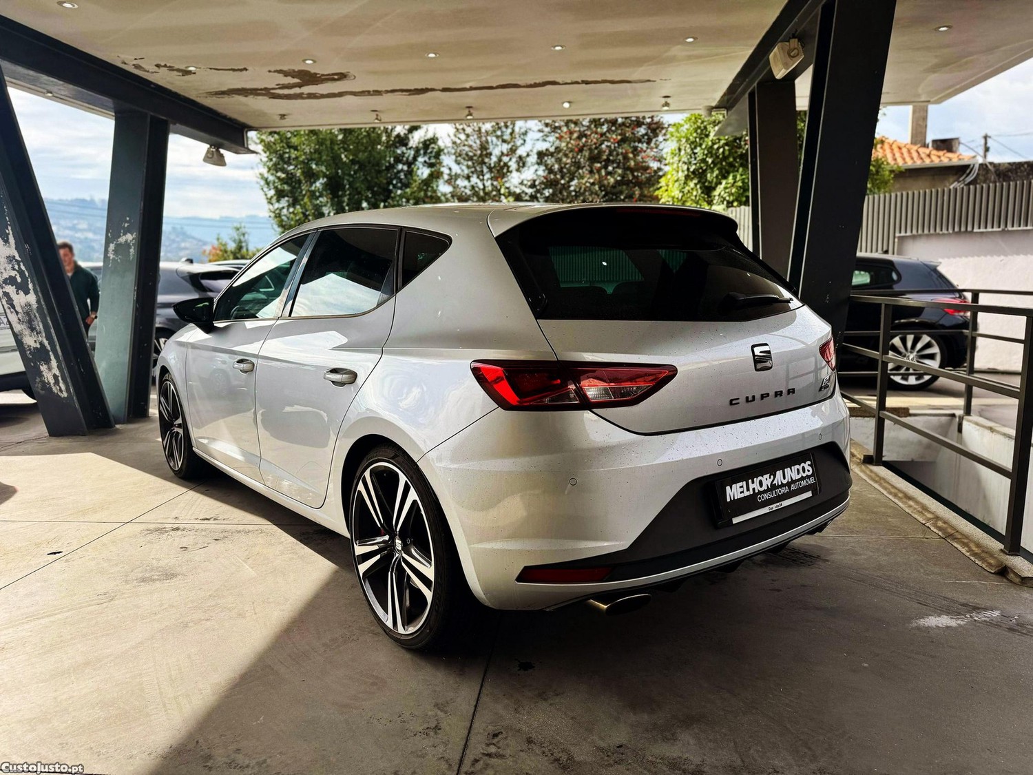 SEAT Leon 2.0 TSI S&S DSG Cupra 290 — fotografia 13