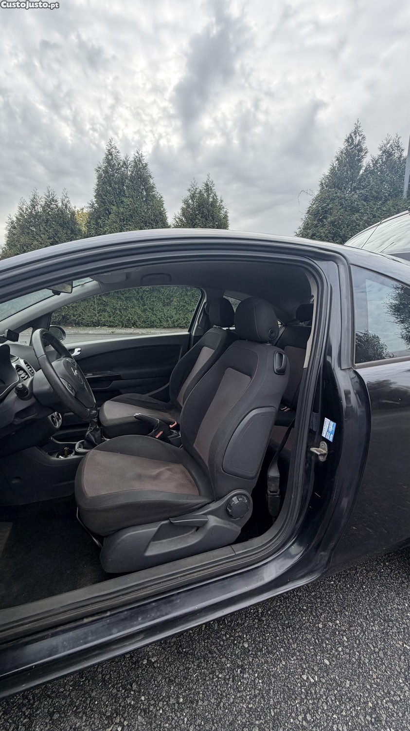 Opel Corsa 1.2 - 08 foto 5