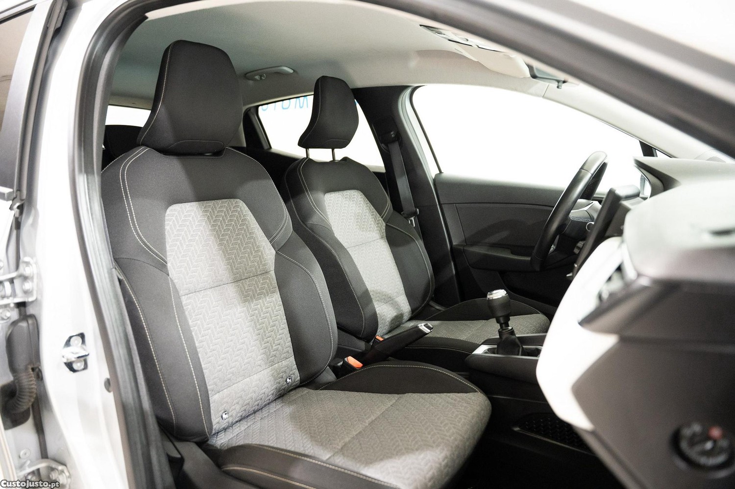 Renault Clio 1.0 TCe Limited — fotografia 3