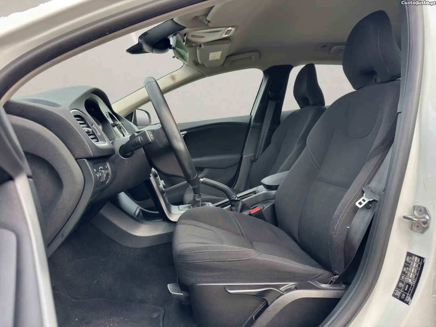 Volvo V40 2.0 D2 — fotografia 10