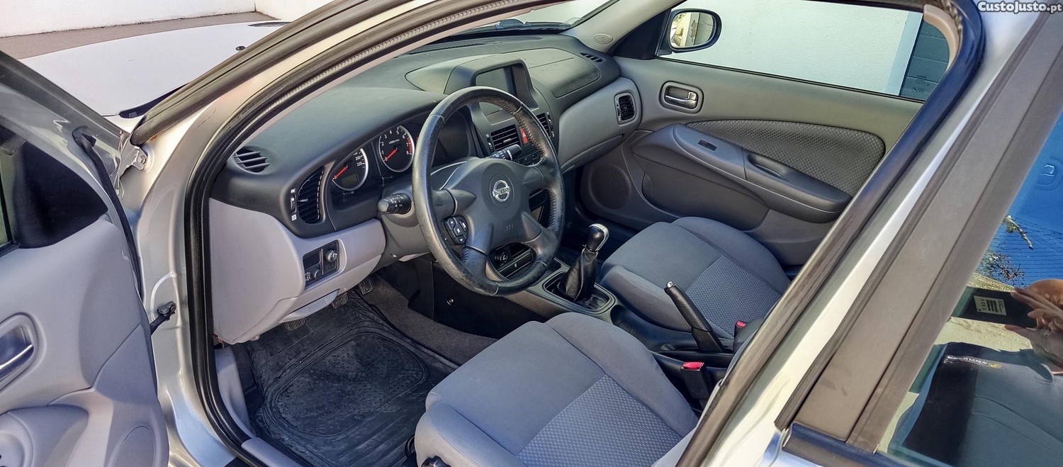Nissan Almera Almera - 03 foto 3