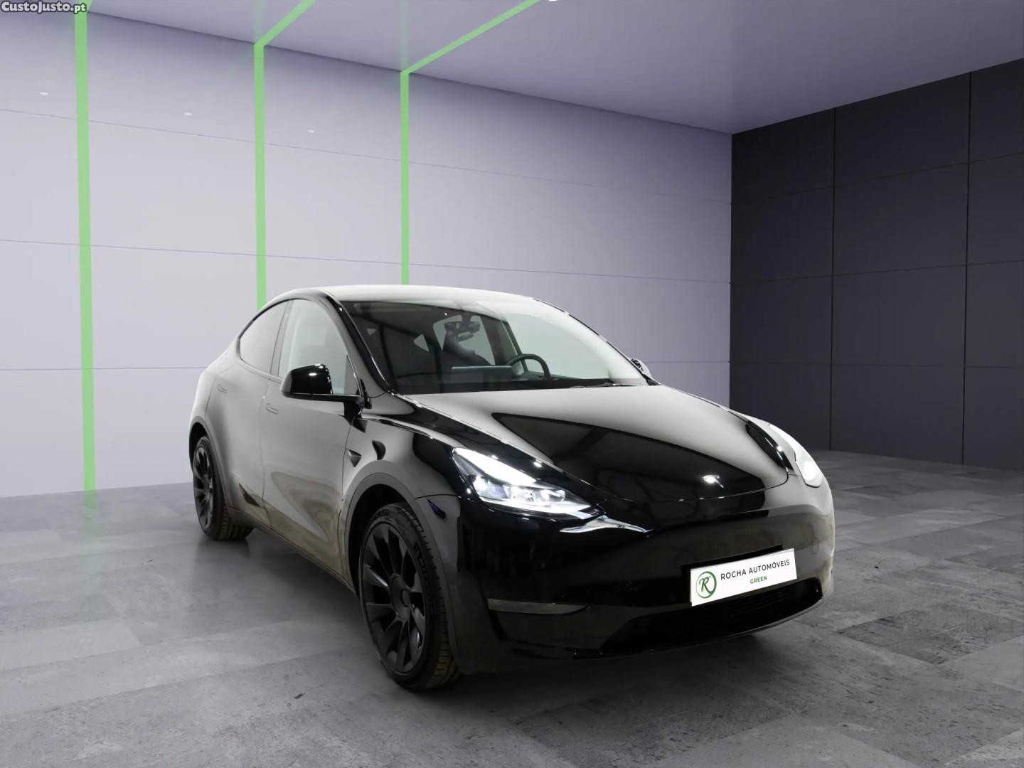 Tesla Model Y Standard — fotografia 10