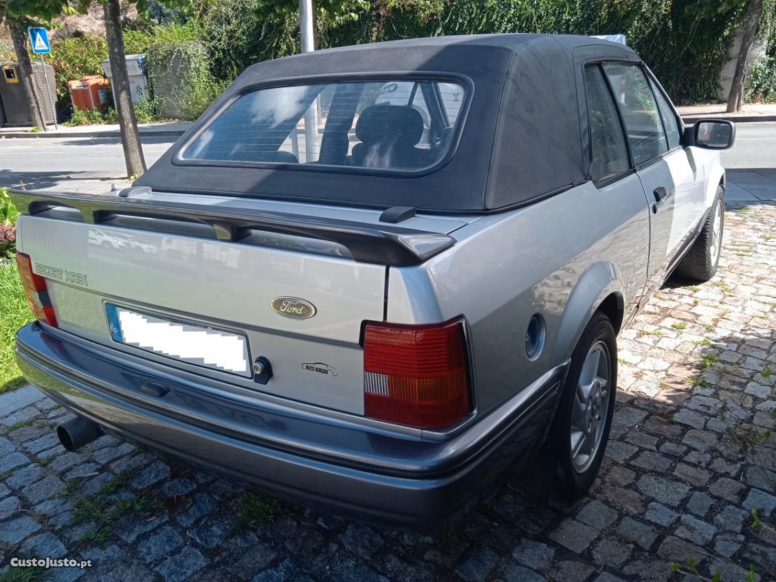 Ford Escort XR3i Cabrio - 88 — photo 5