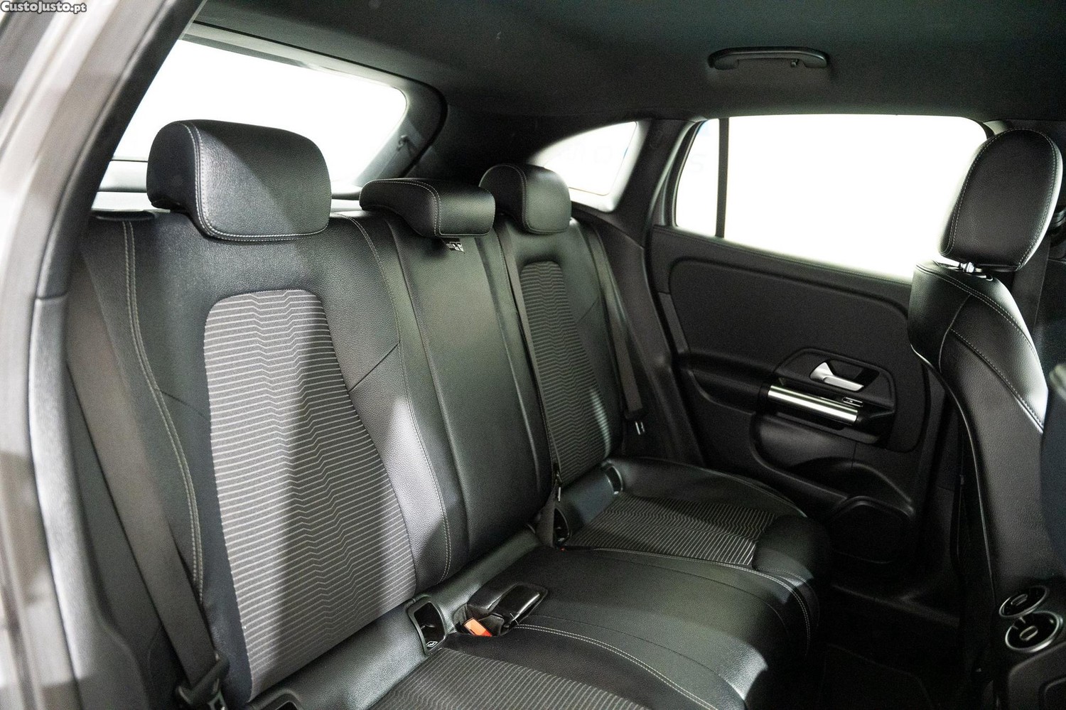 Mercedes-Benz GLA 250 e Progressive — fotografia 2