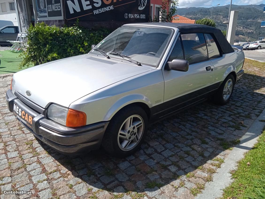 Ford Escort XR3i Cabrio - 88 — photo 3