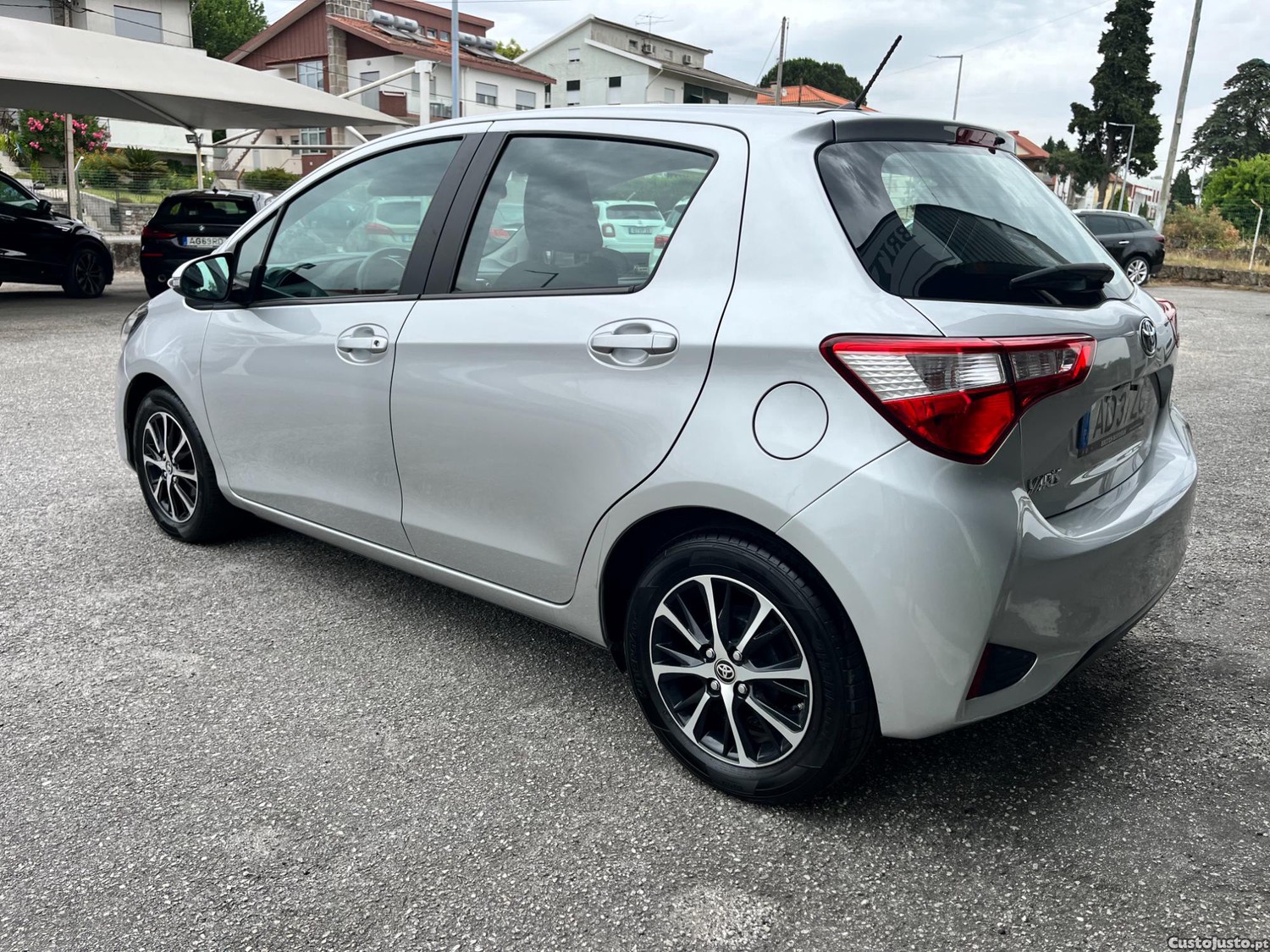 Toyota Yaris 1.0 VVT-i Comfort — fotografia 10