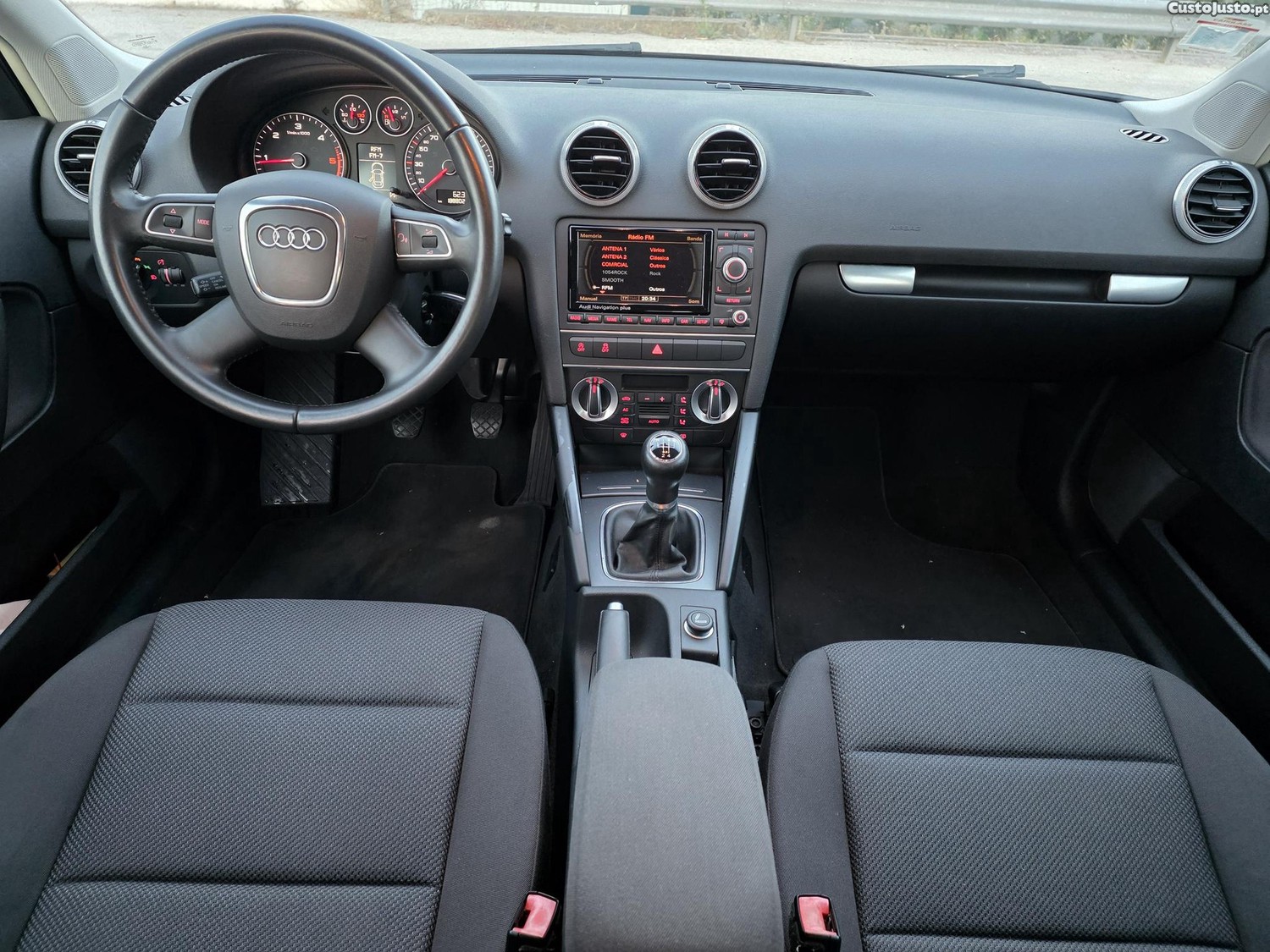 Audi A3 Sportback 1.6Tdi 105cv S Line — fotografia 5