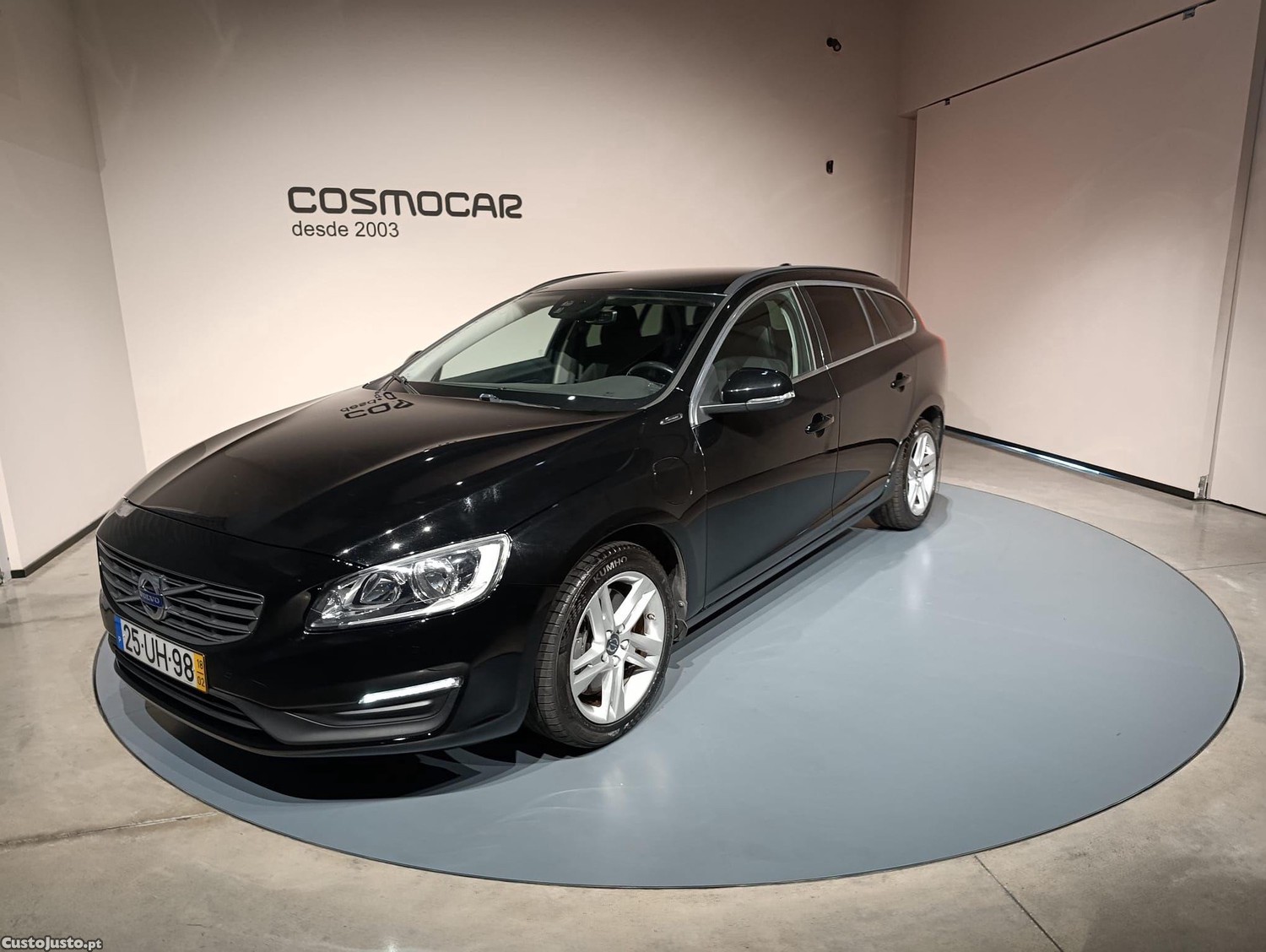 Volvo V60 2.4 D D6 Twin Engine Hibrid plug-in - 18 — photo 2