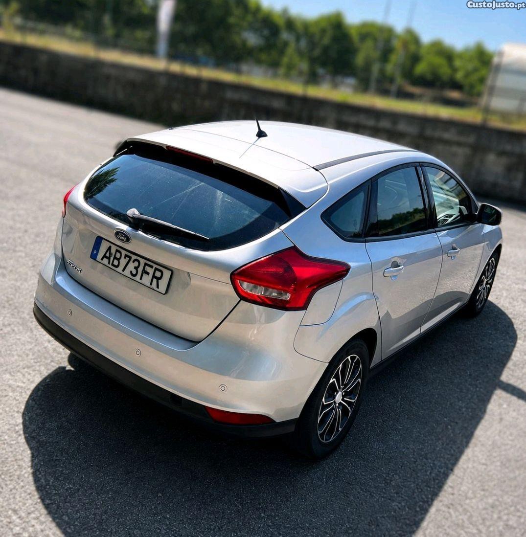 Ford Focus 1.5 trend + — fotografia 4