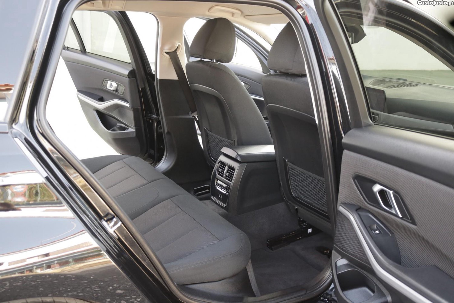 BMW 318 d Touring Advantage Auto 150cv — fotografia 34