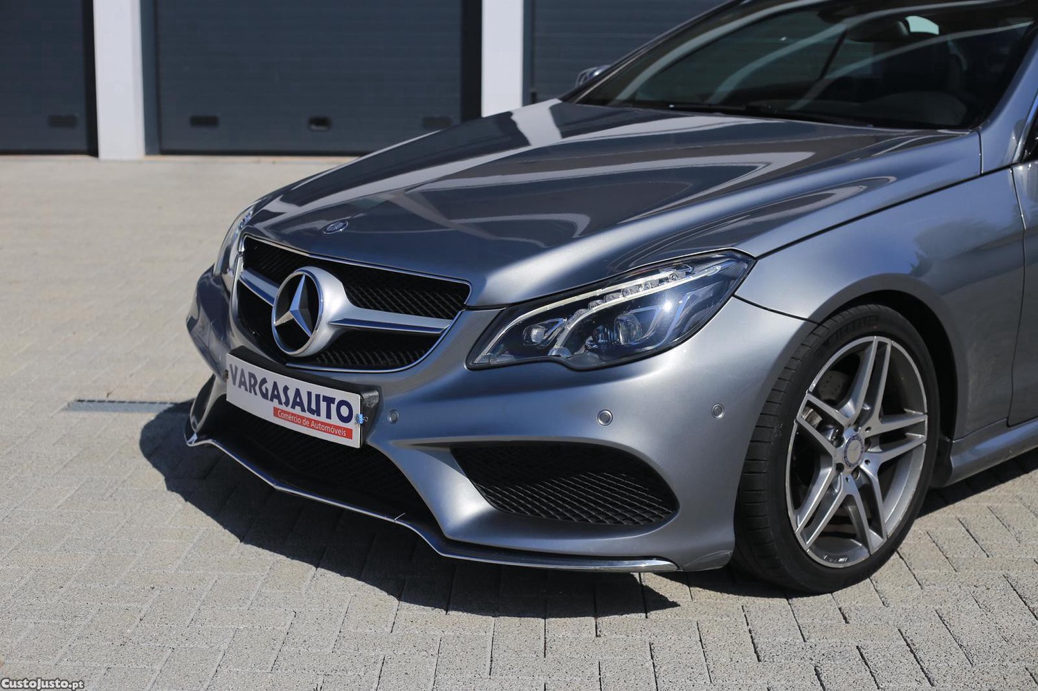 Mercedes-Benz E 250 Coupé Avantgarde AMG Line — fotografia 3