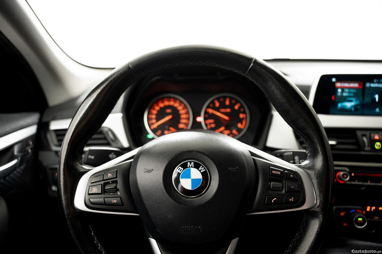 BMW X1 16 d sDrive Advantage — fotografia 6