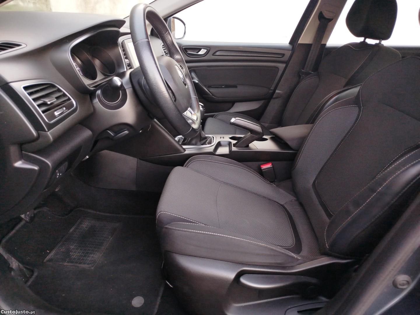 Renault Mégane 1.5 Blue dCi Zen — fotografia 14