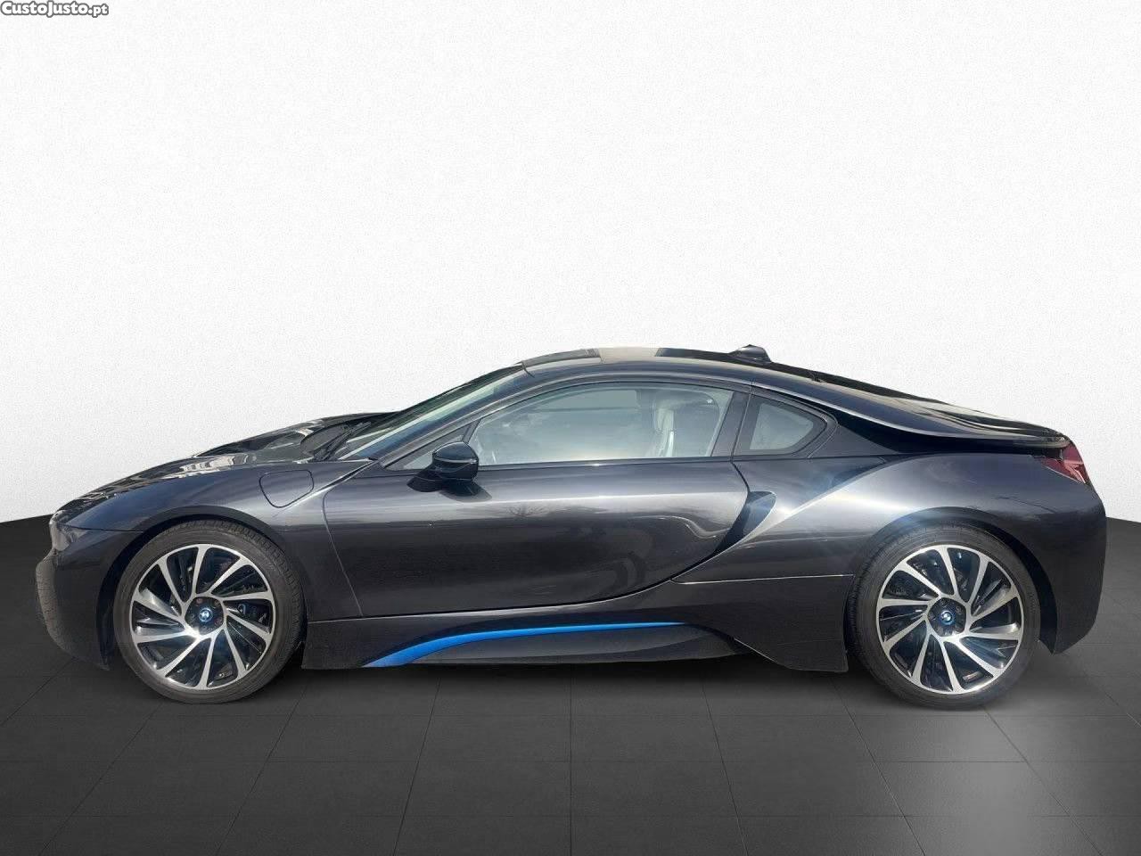 BMW i8 xDrive - 17 — photo 3