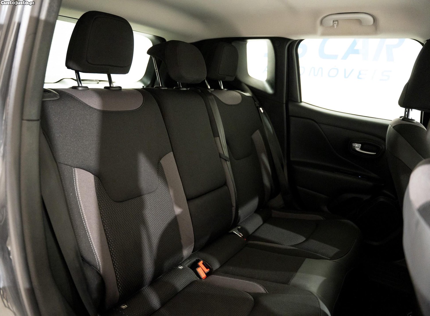 Jeep Renegade 1.0 T Limited — fotografia 3