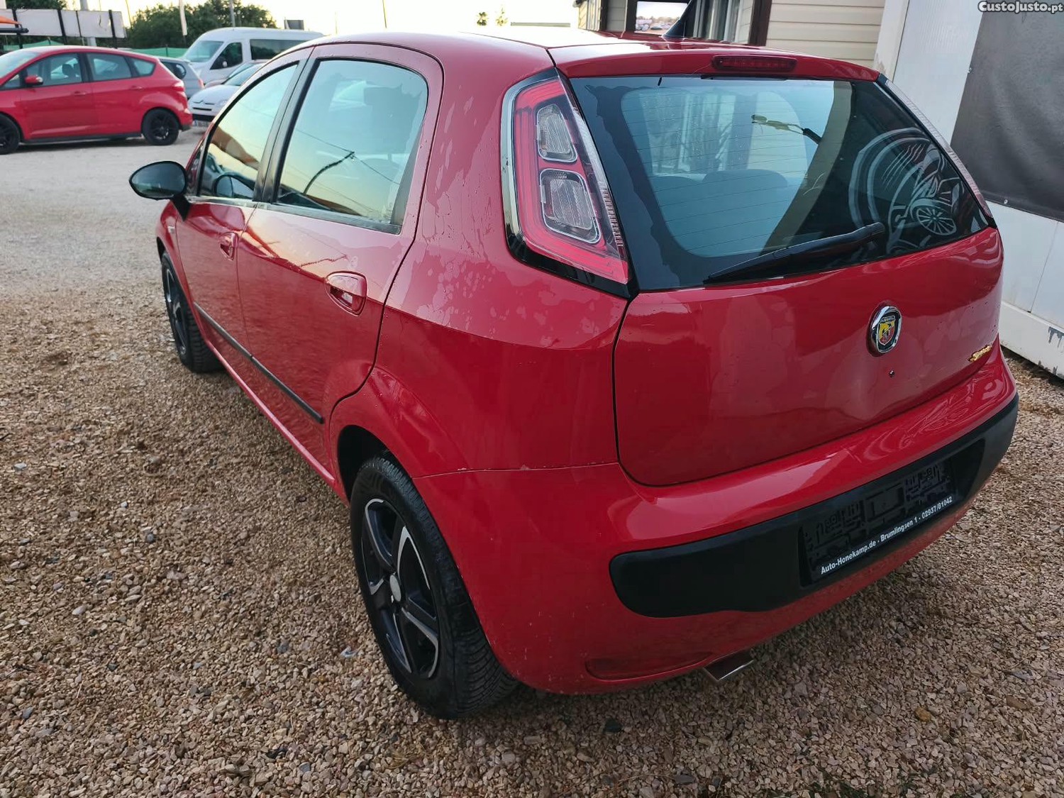 Fiat Grande Punto Abarth design — photo 3