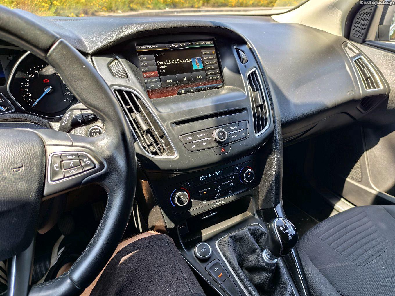 Ford Focus Titanium — fotografia 3