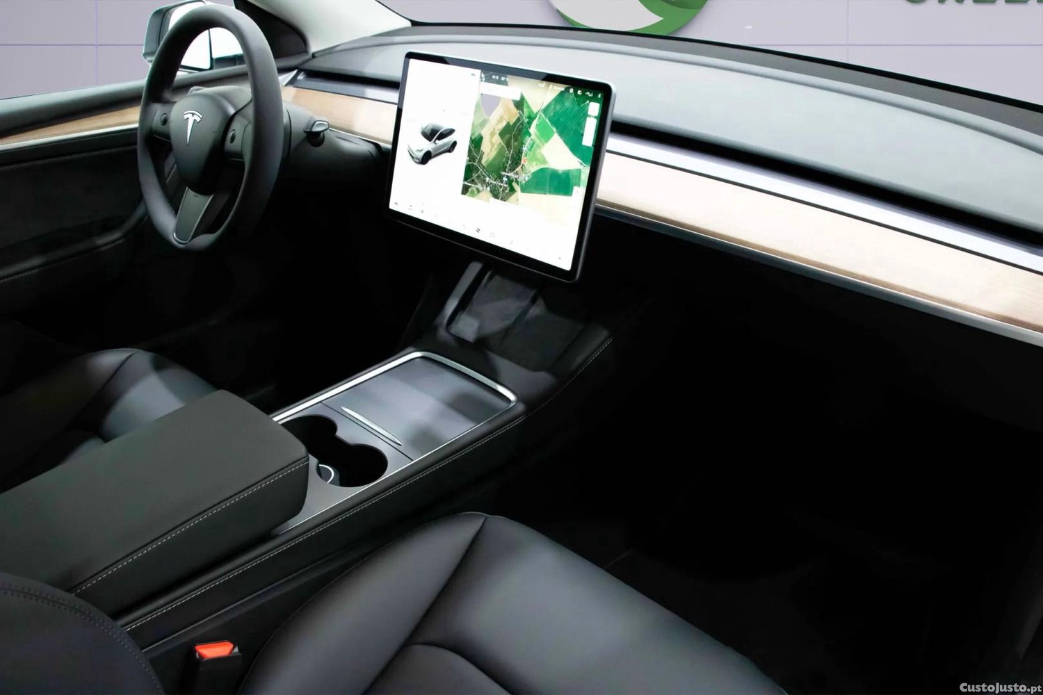 Tesla Model Y Standard — fotografia 4