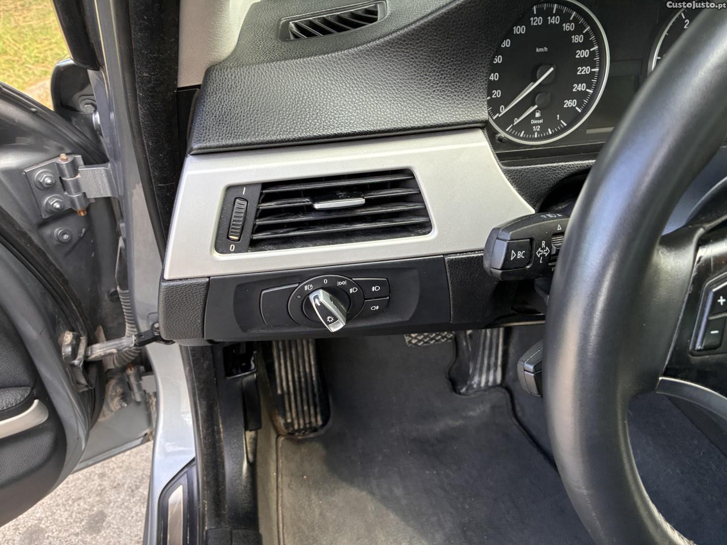 BMW 320 d Navigation Auto — fotografia 4