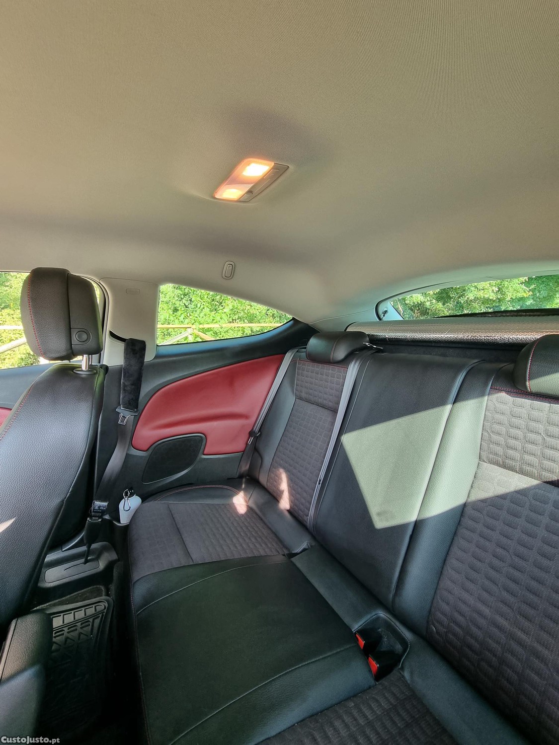 Opel Astra J gtc — fotografia 3