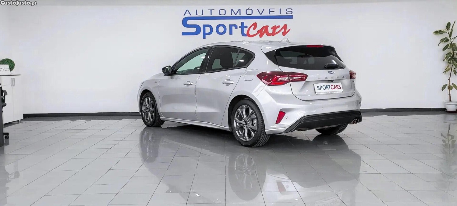 Ford Focus 1.0 EcoBoost MHEV ST-Line — fotografia 28