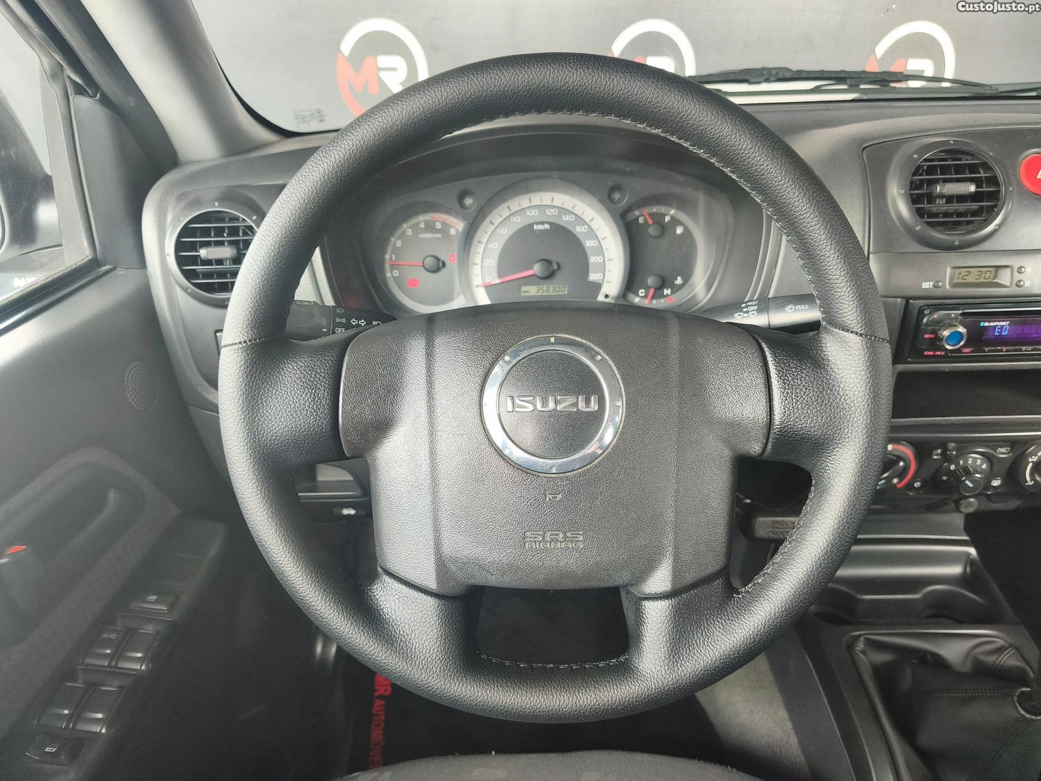 Isuzu D-Max 2.5 DTi CD 2WD LS CM — fotografia 18