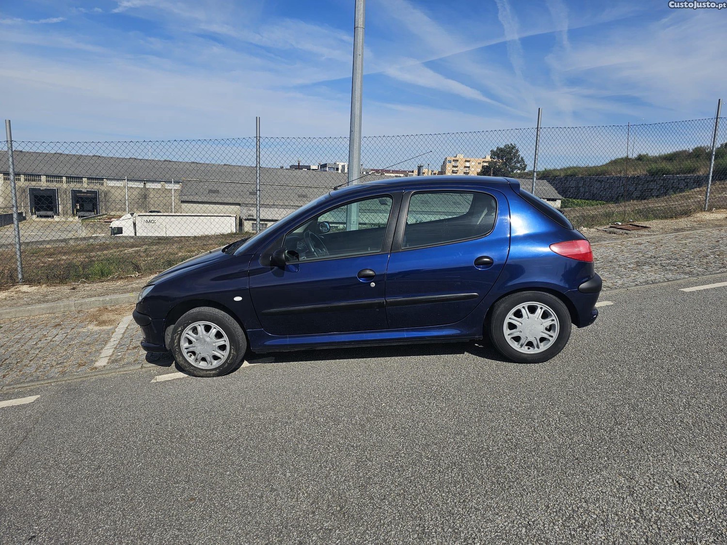 Peugeot 206 1.1 Precense — fotografia 3