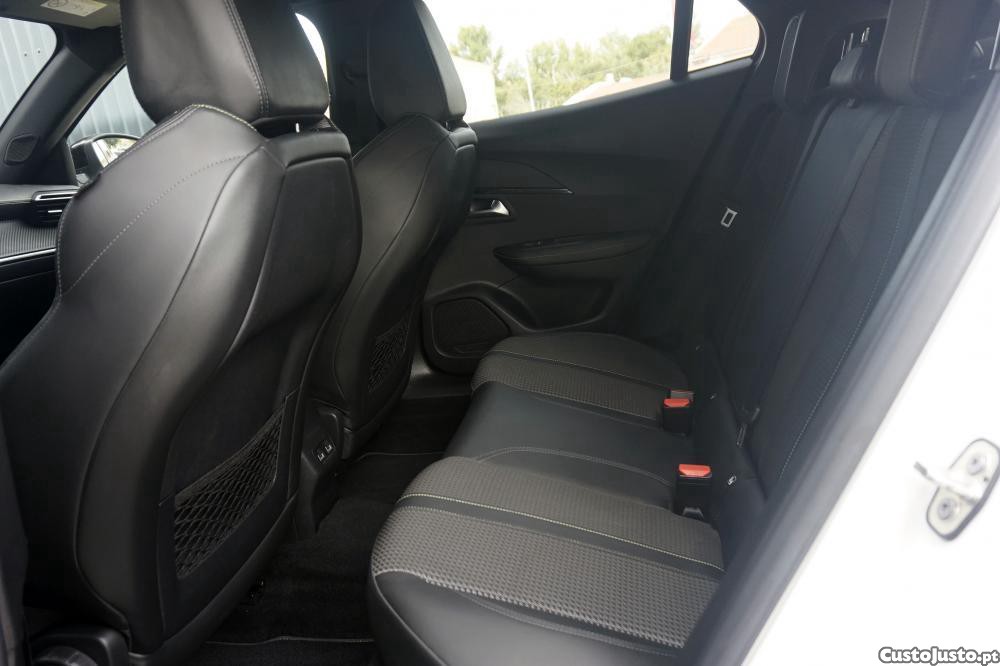 Peugeot 2008 1.2 PureTech GT Line - 20 foto 4