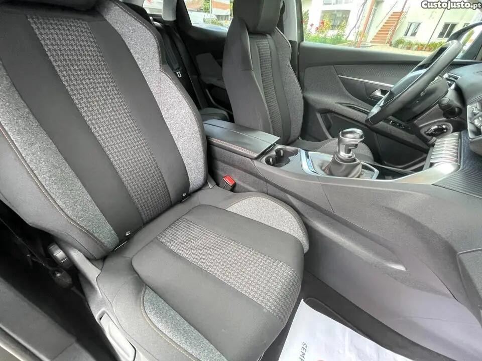 Peugeot 3008 1.5 BlueHDi Active Pack — fotografia 7