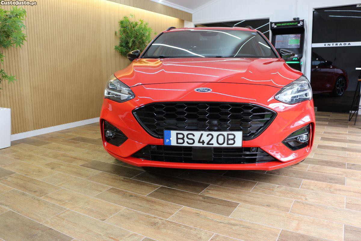 Ford Focus 1.0 EcoBoost S&S ST-LINE — fotografia 20