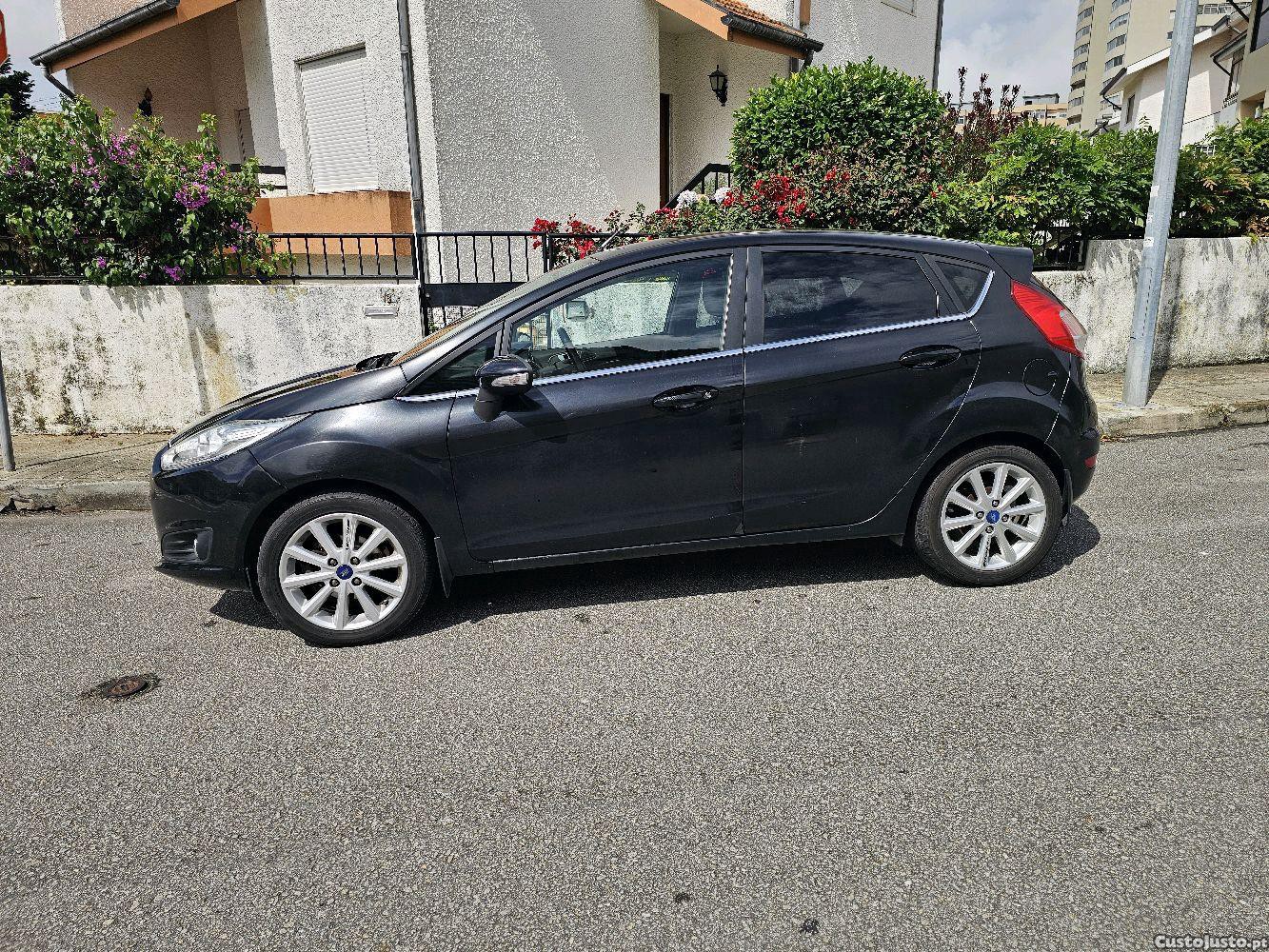 Ford Fiesta 1.0 Gasolina - 16