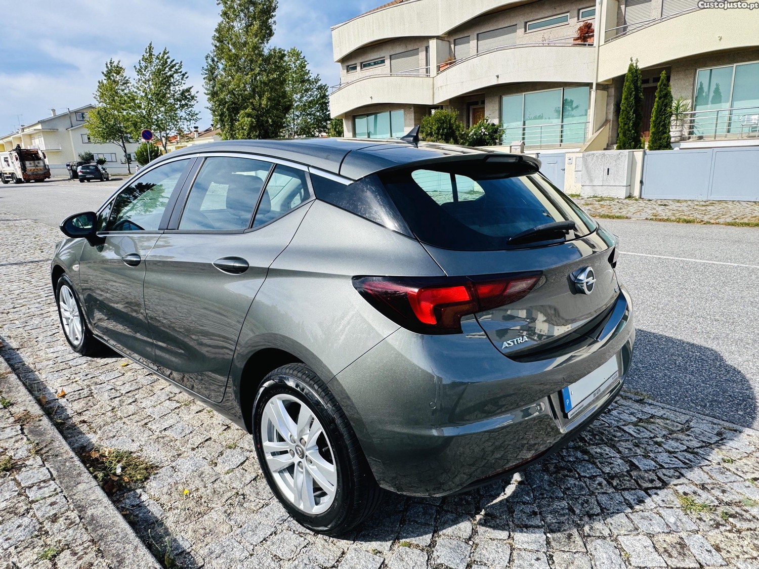 Opel Astra 1.6 CDTi Ecotec Edition — photo 2