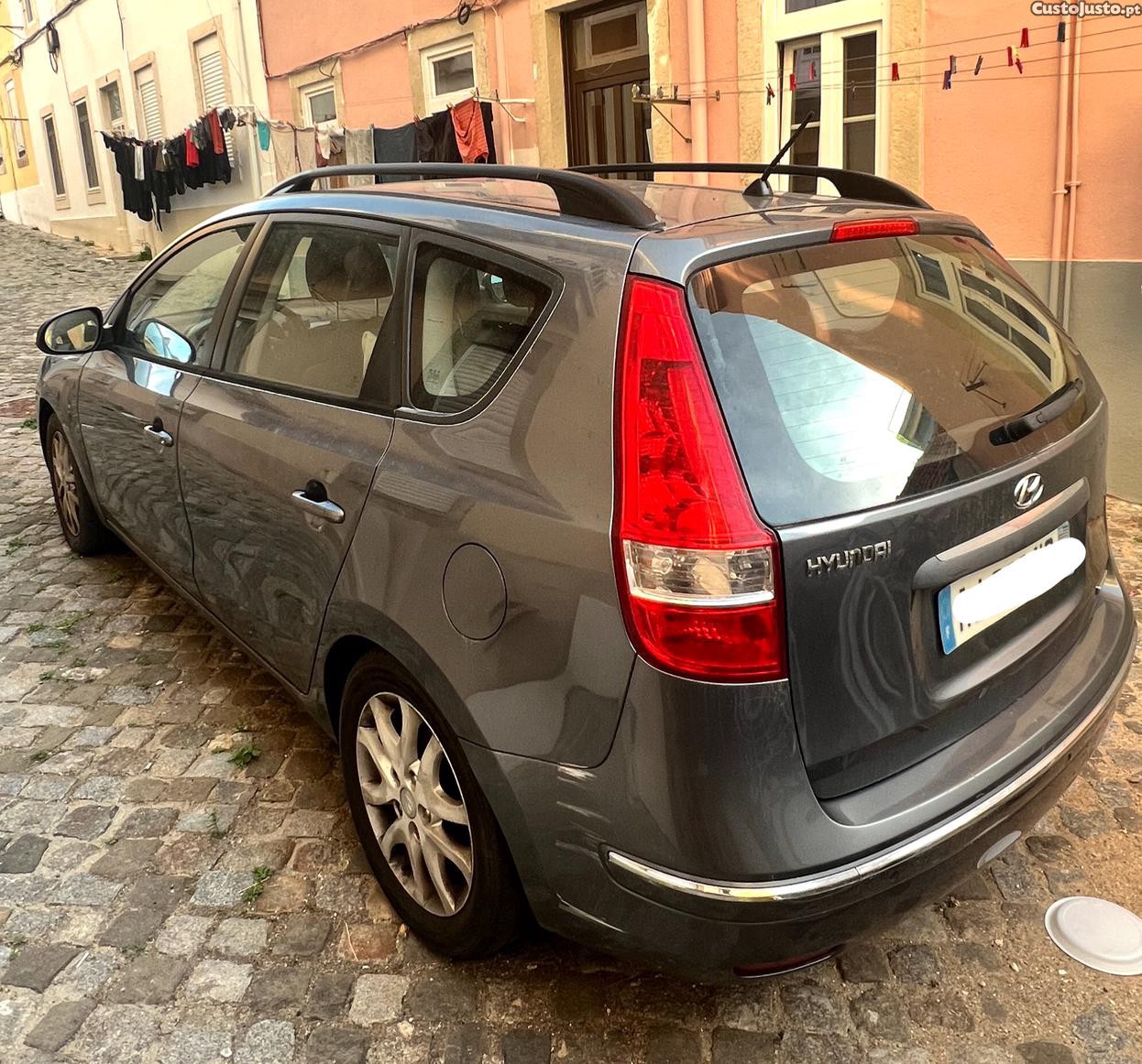 Hyundai i30 CW - 10 foto 2