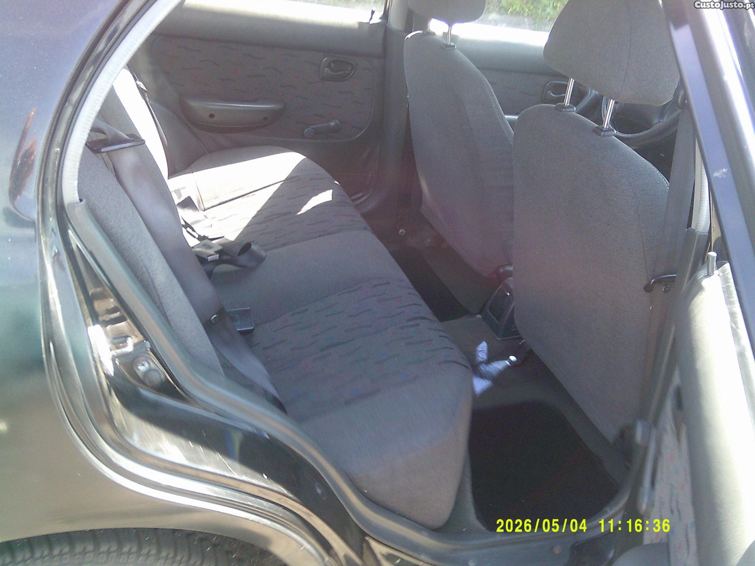 Hyundai Accent 1.4 — fotografia 3