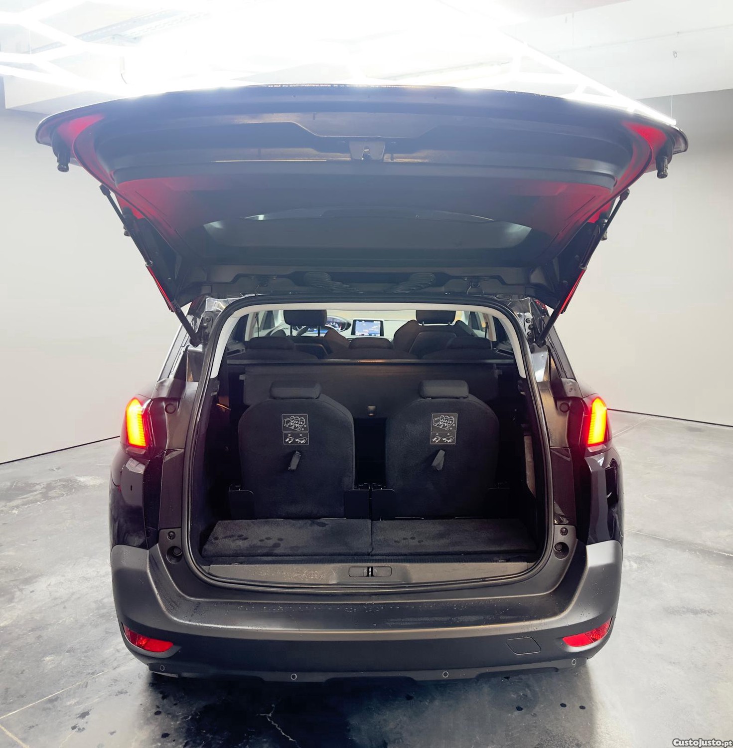 Peugeot 5008 1.5 bluehdi EAT8 Active Pack — fotografia 2