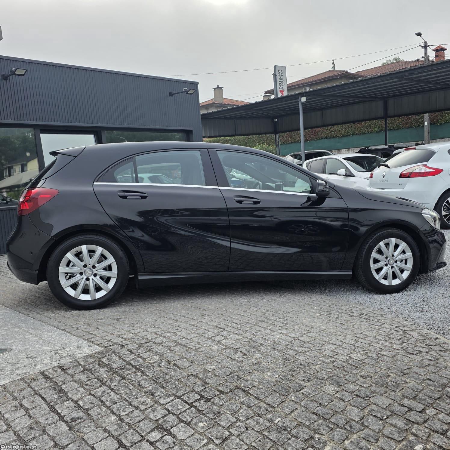 Mercedes-Benz A 180 Dynamic Edition — fotografia 14