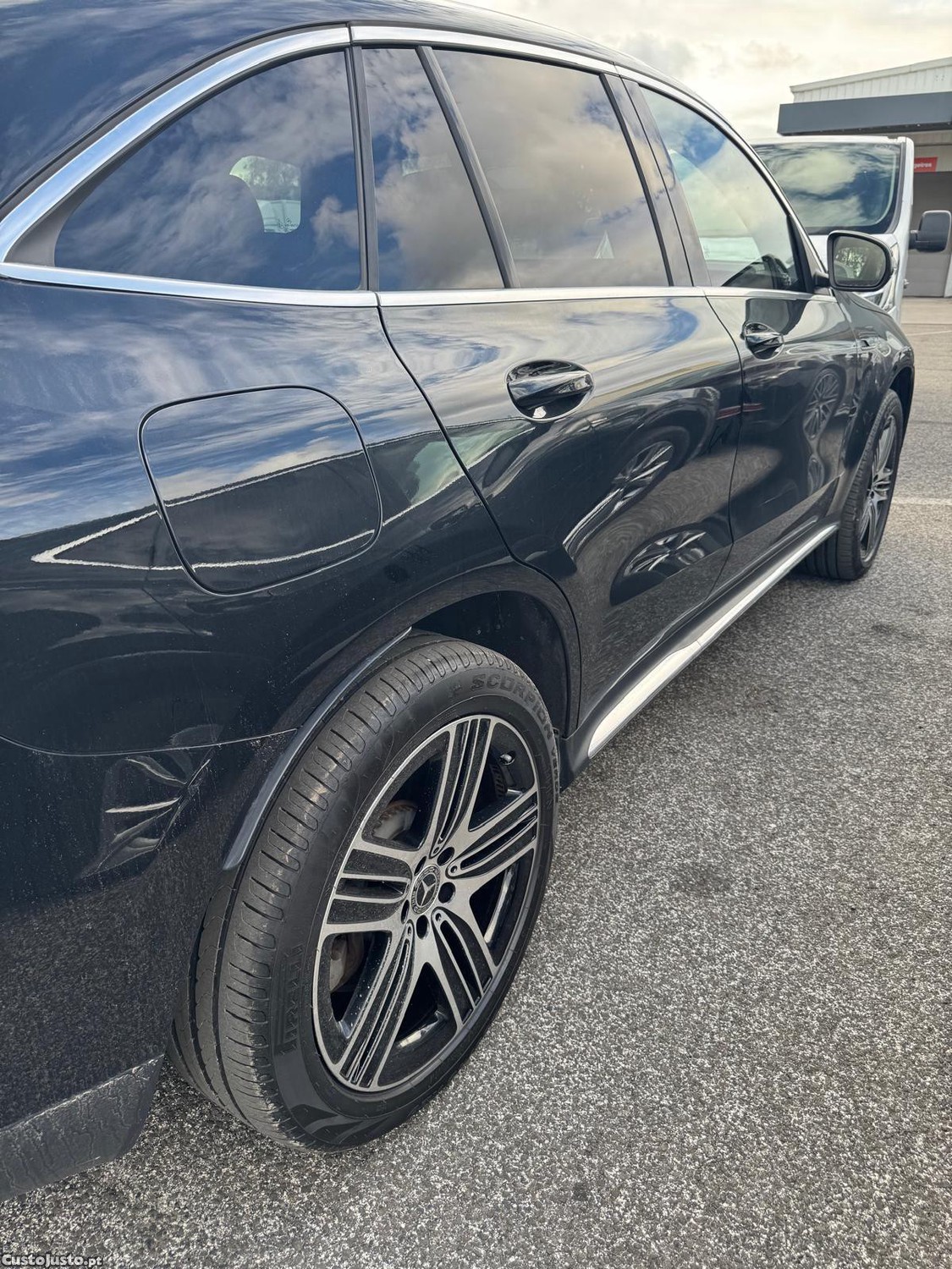 Mercedes-Benz EQC 4 Matic — fotografia 8