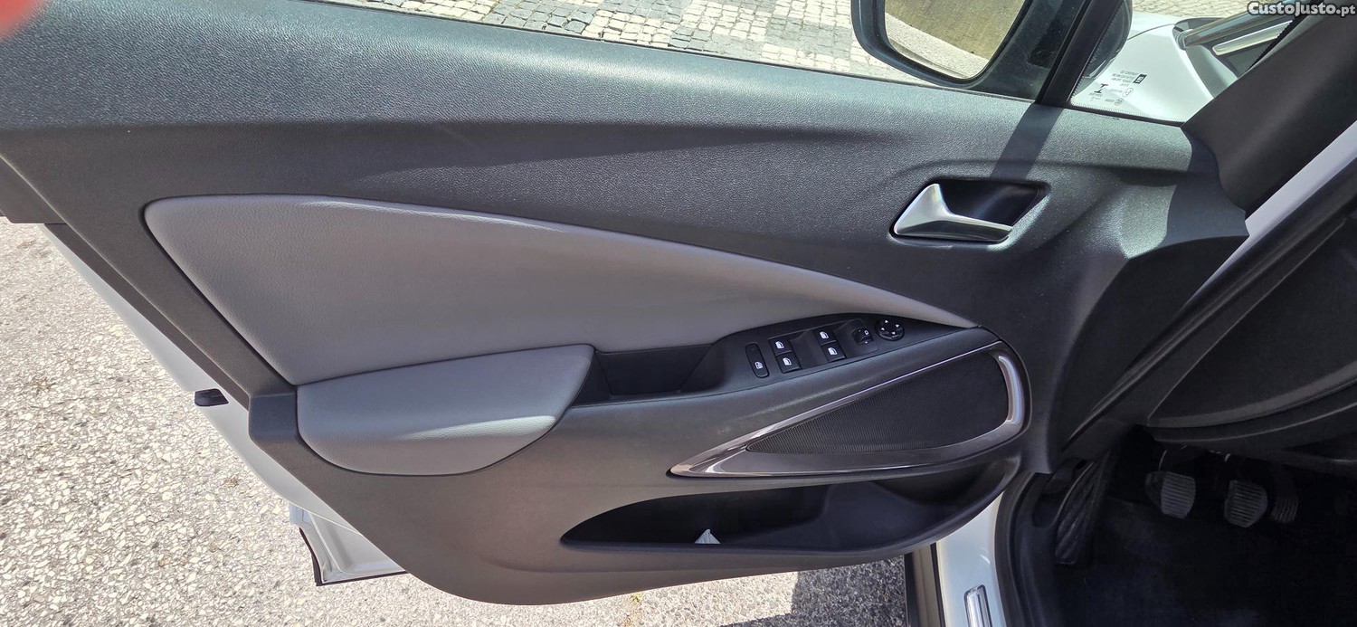 Opel Crossland X - 18 — photo 4