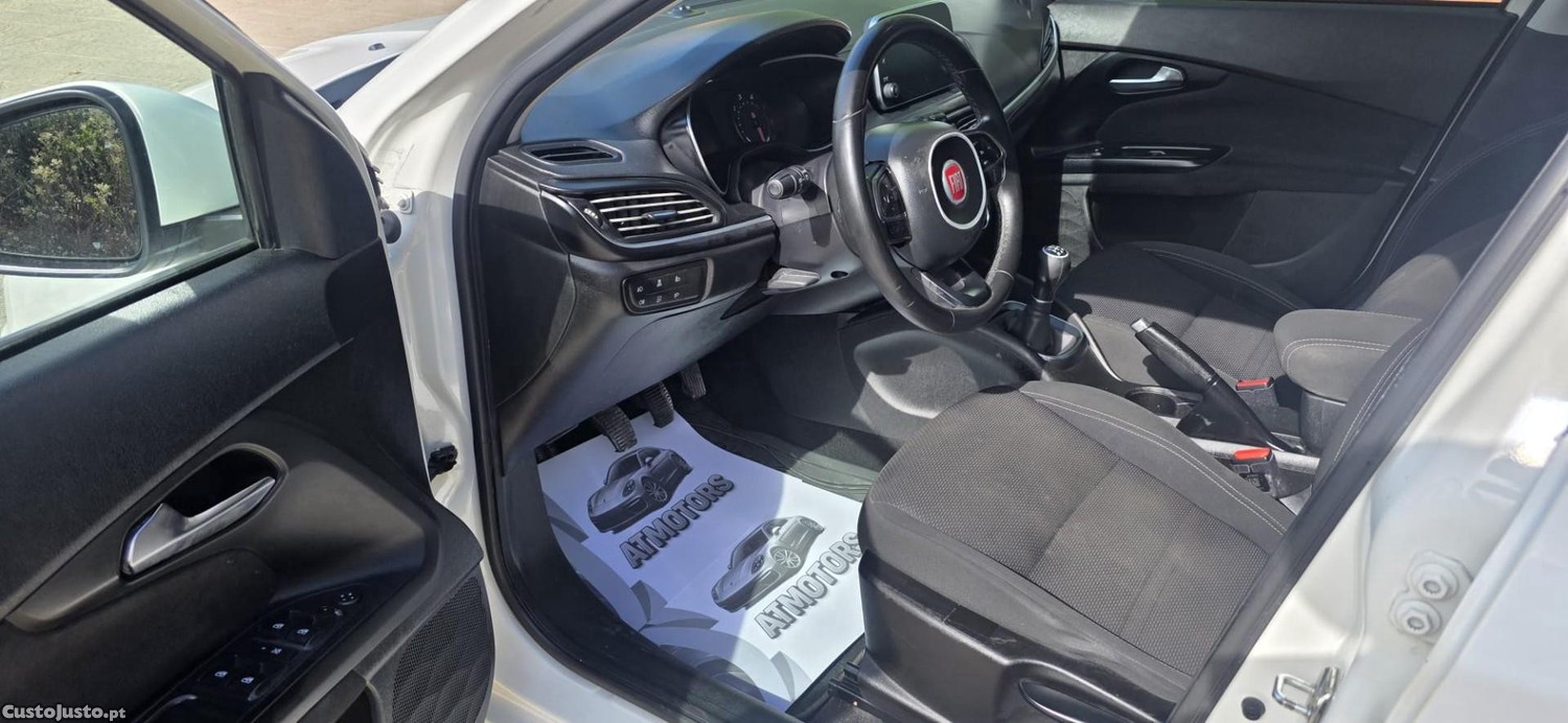 Fiat Tipo 1.3 M-Jet Lounge Tech J17 — fotografia 7