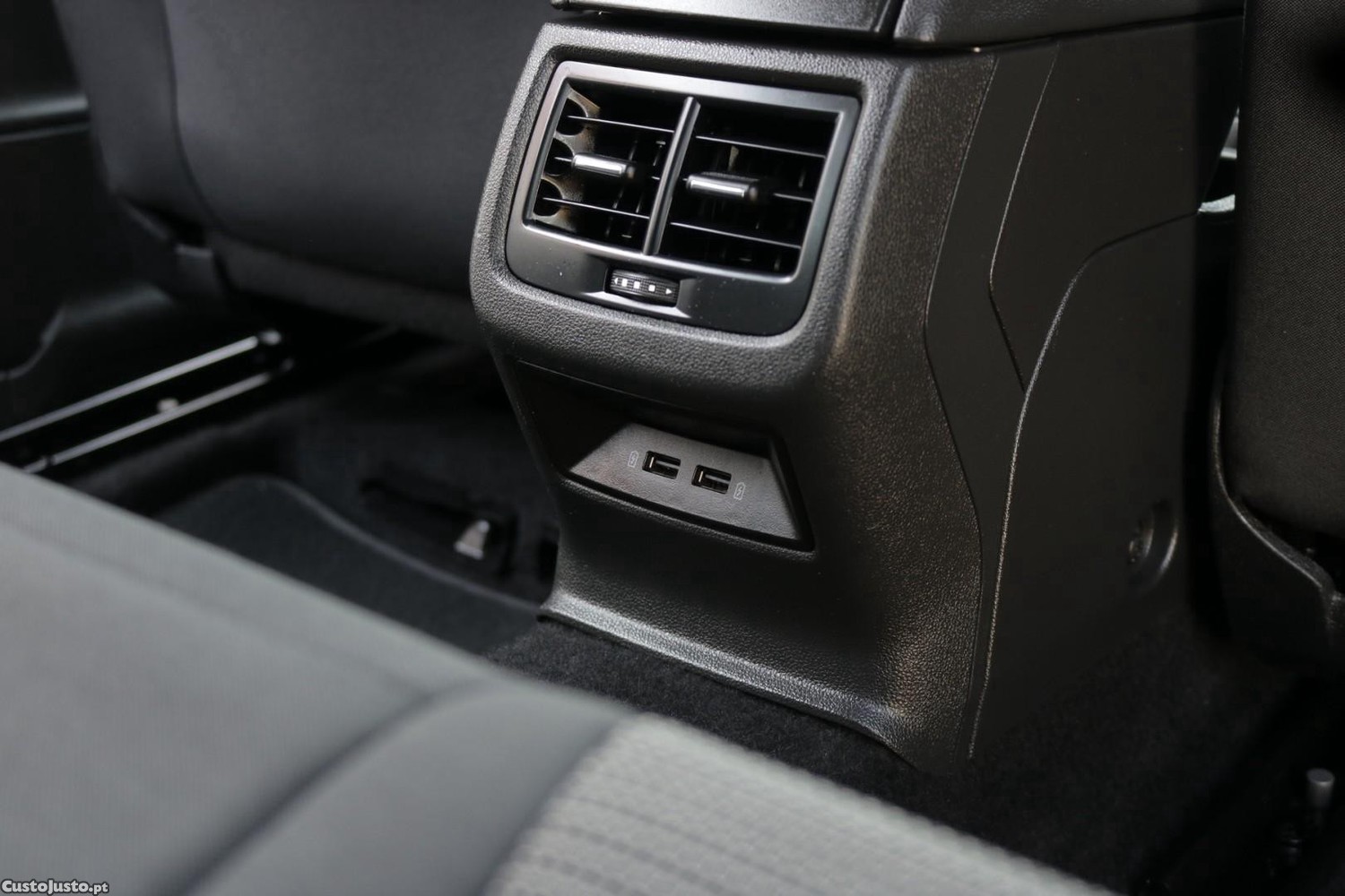 SEAT Leon ST 1.6 TDI Style 115cv — fotografia 34