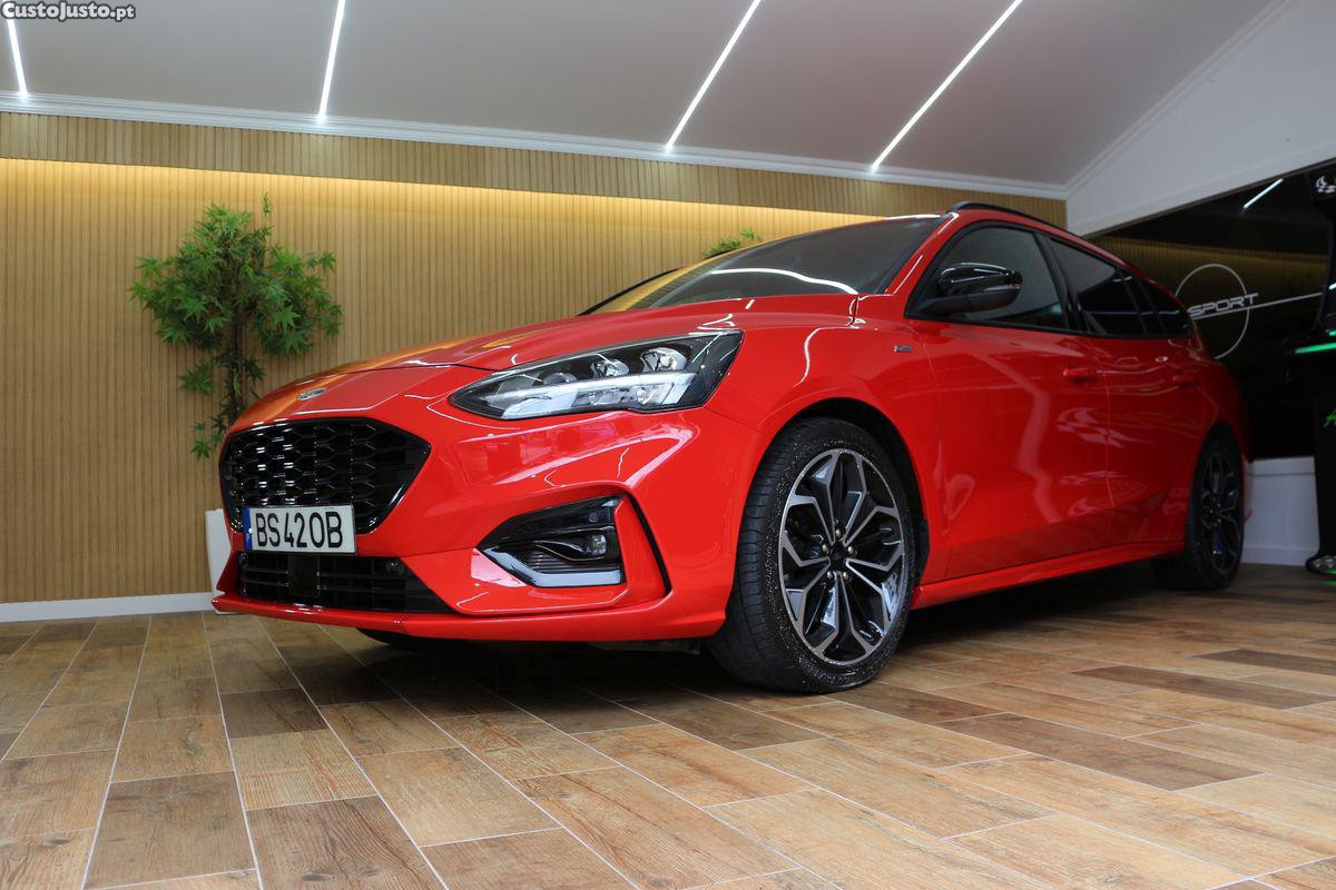 Ford Focus 1.0 EcoBoost S&S ST-LINE — fotografia 24