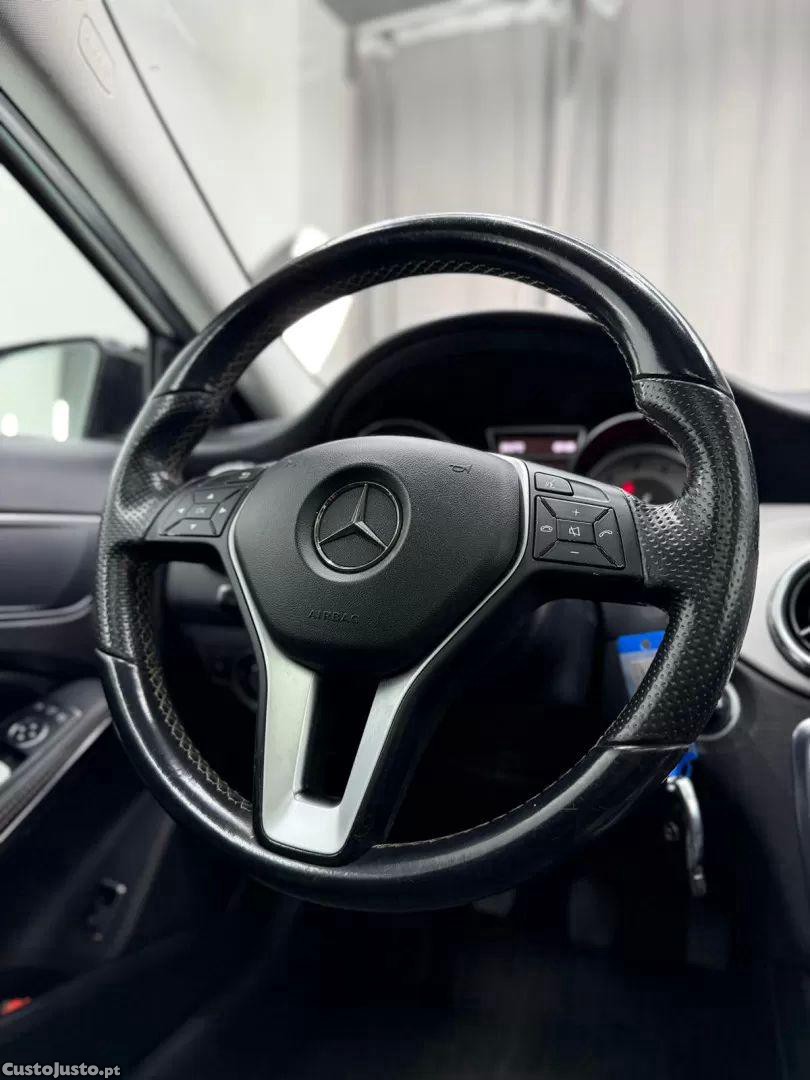 Mercedes-Benz GLA 200 Urban — fotografia 7