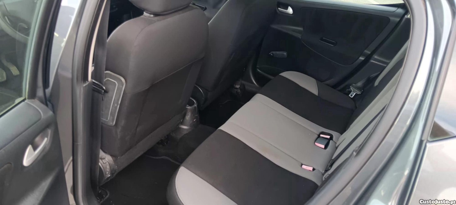 Peugeot 207 1.4 SW — photo 5