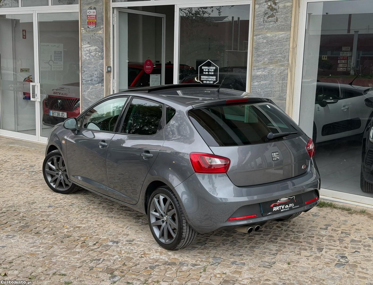 Seat Ibiza 1.6 TDI FR 30 Anos - 14 foto 2