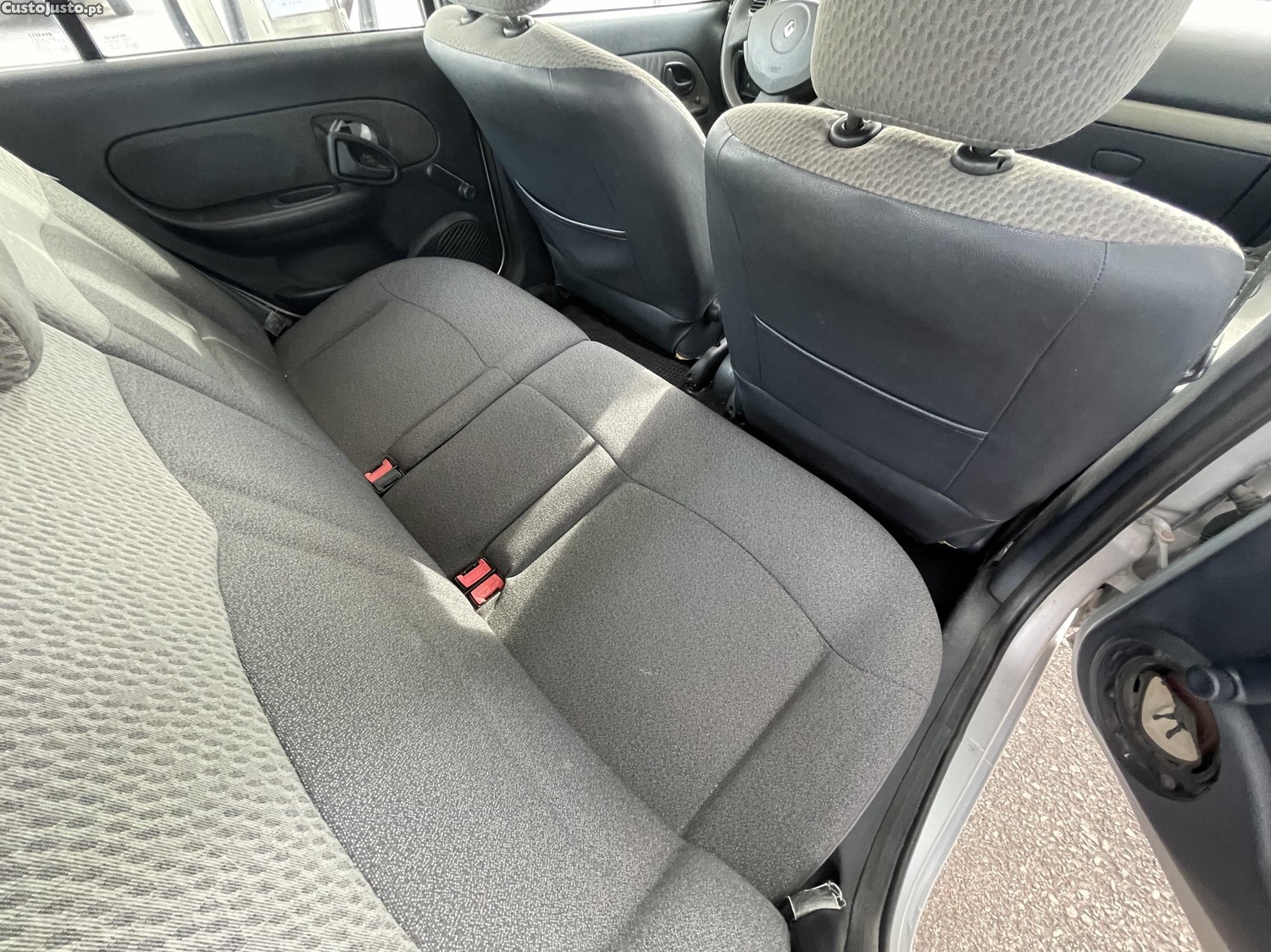 Renault Clio 1.5 Dci - 05 foto 2