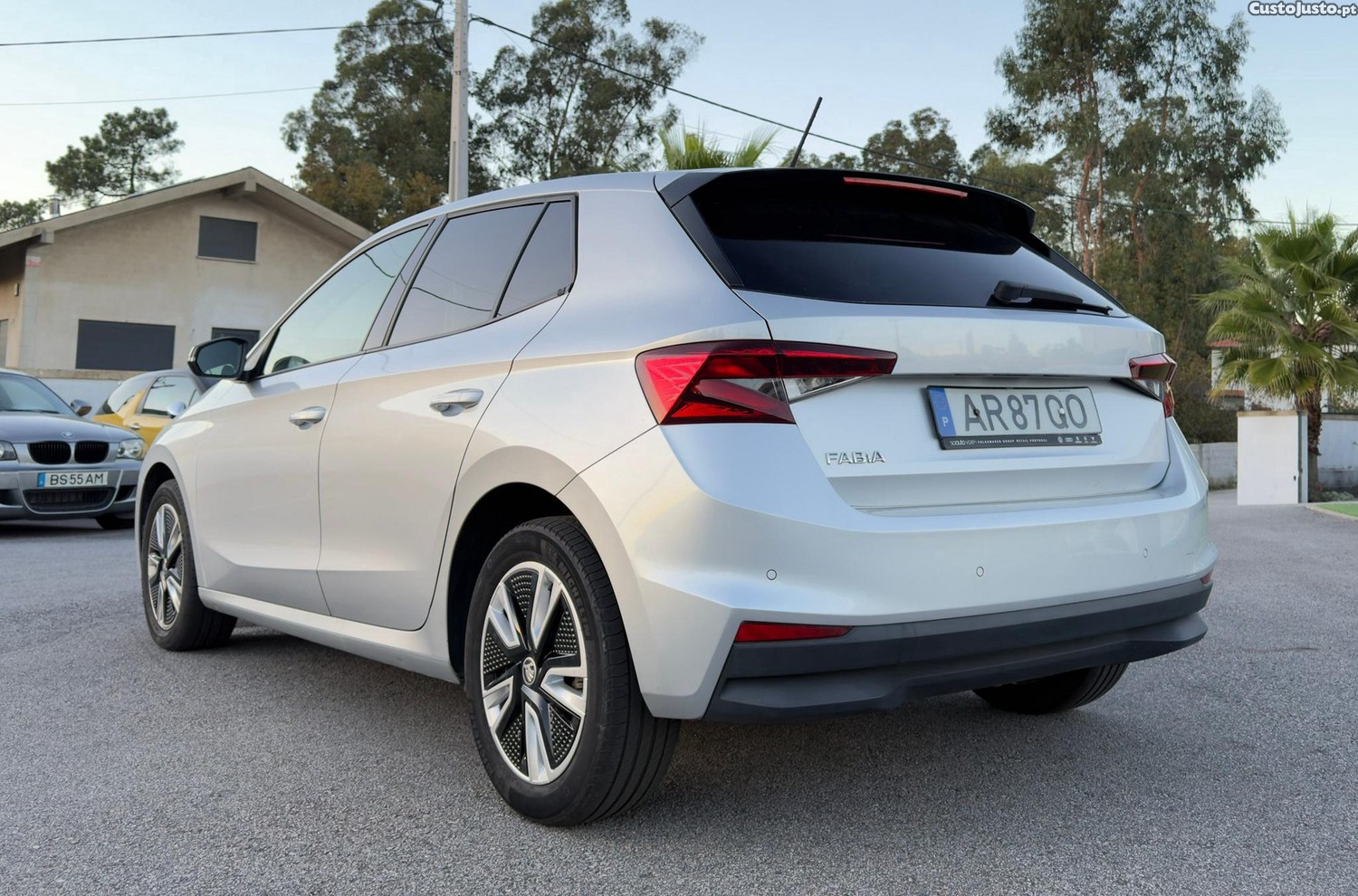 Skoda Fabia 1.0 TSI Style DSG - 22 — photo 3