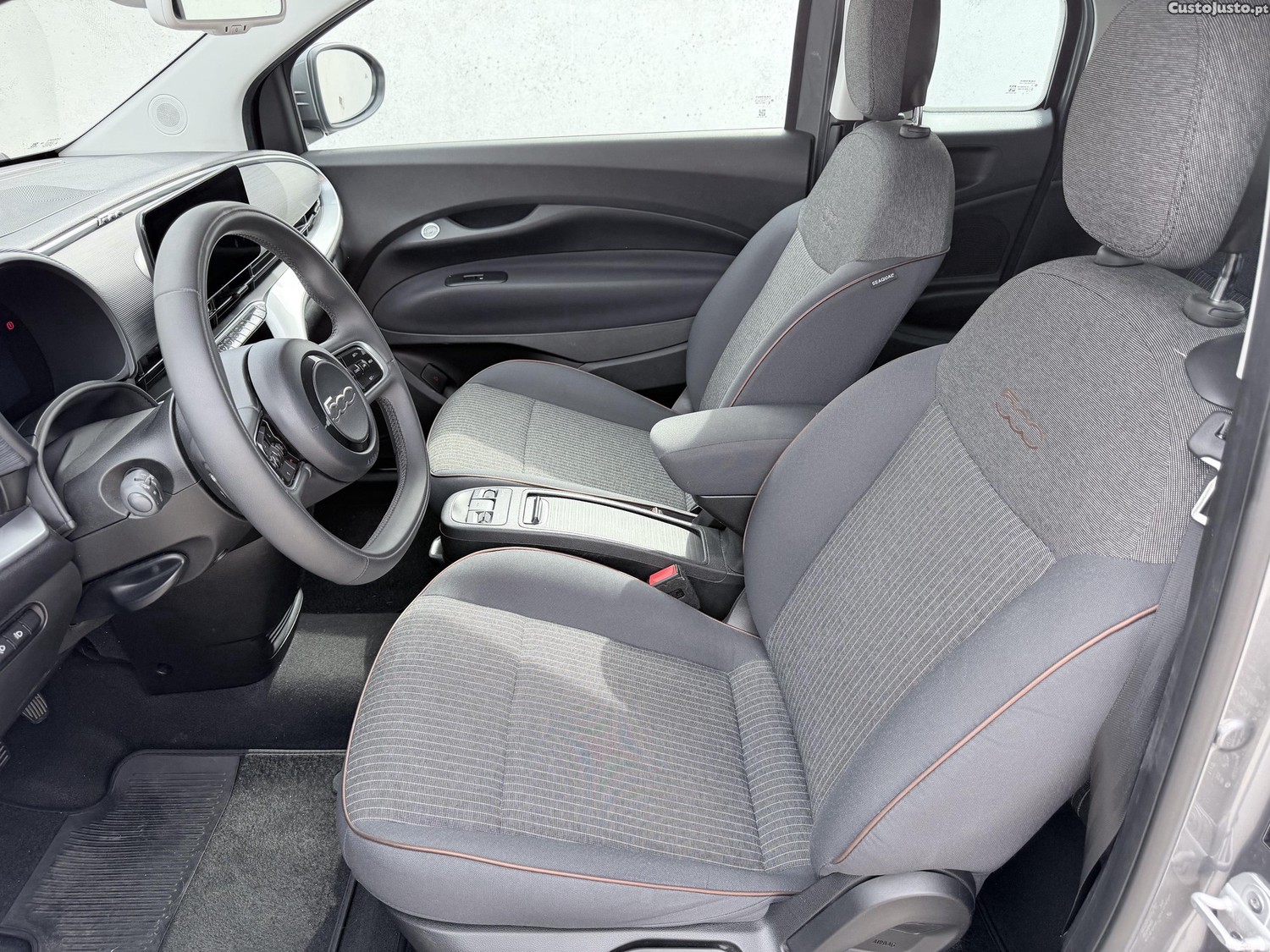 Fiat 500 e 3+1 Icon 42 kWh Iva dedutível  - 21 foto 4