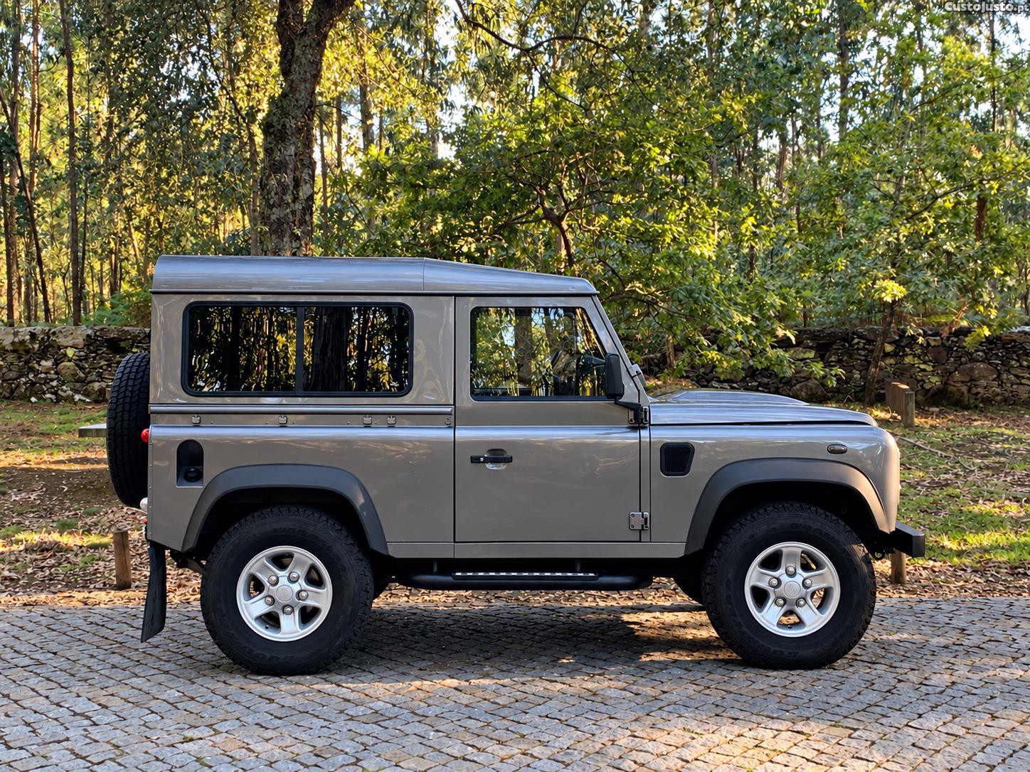 Land Rover Defender 90 2.4 CRD SE - 08 — photo 4