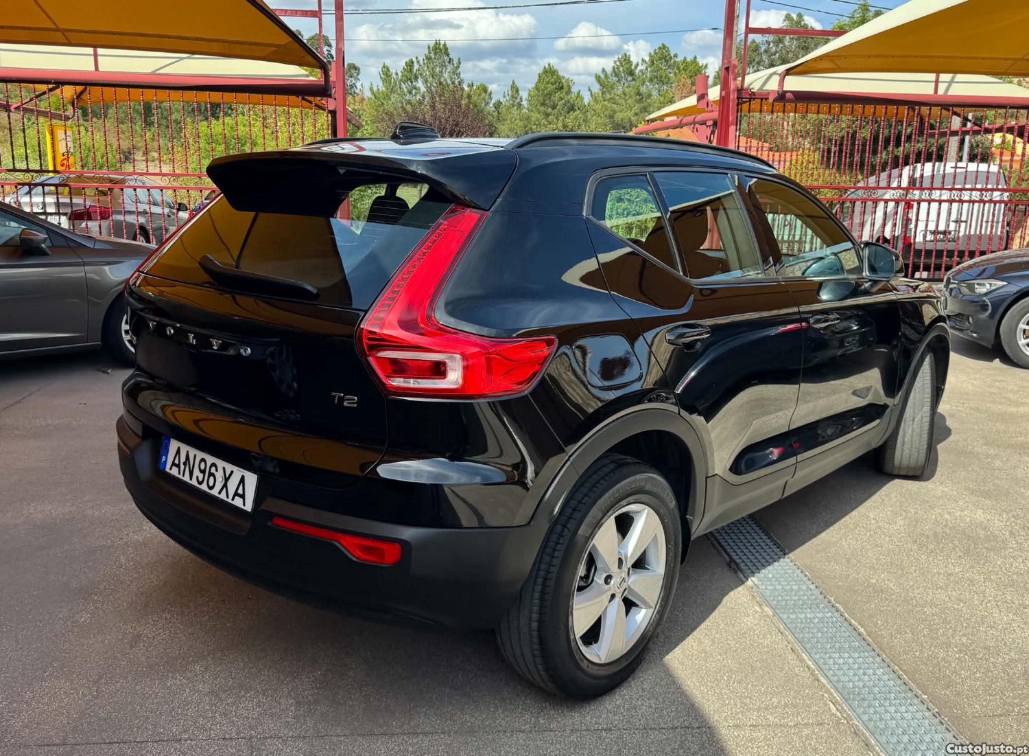 Volvo XC40 T2 - 22 — photo 4
